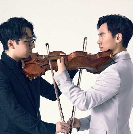 copyright: AugustMan